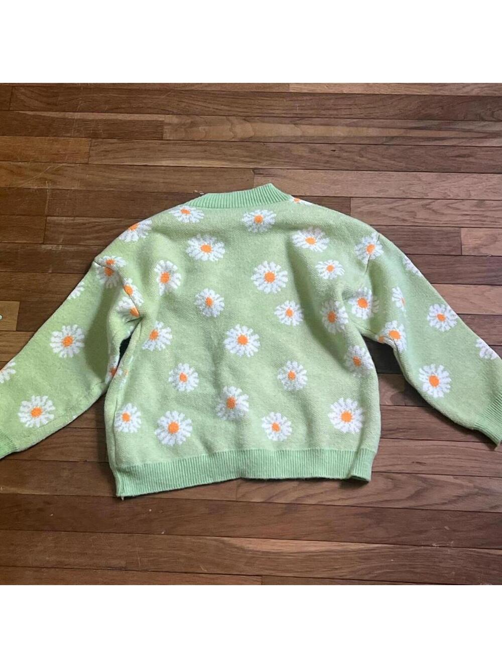 Green daisy button up cardigan - Picture 3 of 6